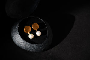 Mini Box earrings with Pearls